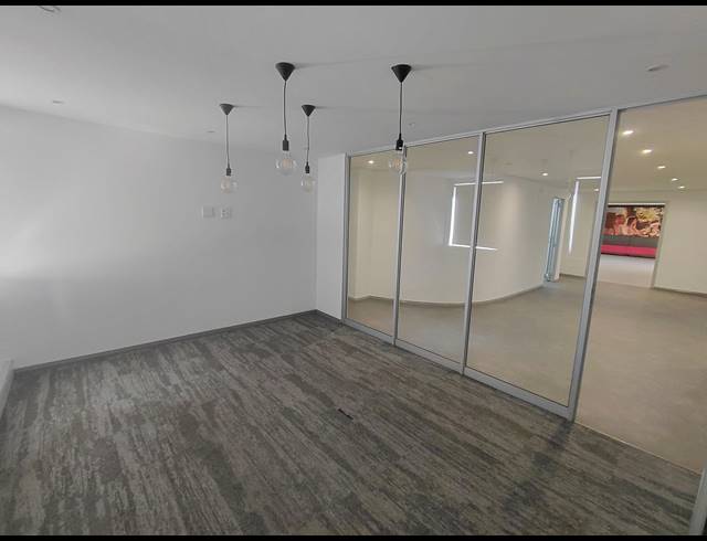 2,415M² OFFICE TO LET IN BRYANSTON